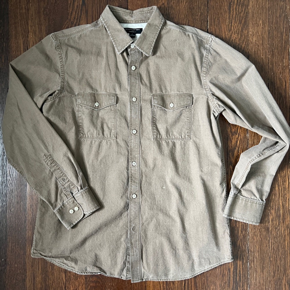 Banana Republic Casual Fitted Button Down Size L